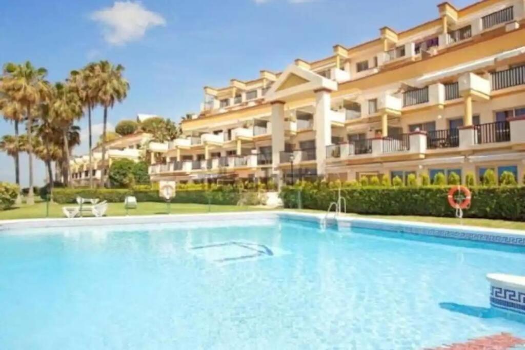 Beachfront Apartment - Sea Views - Marbella Exterior foto