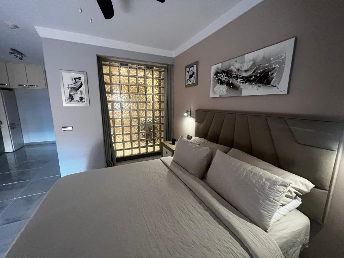 Beachfront Apartment - Sea Views - Marbella Exterior foto